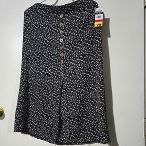 Chic Black Floral Midi Skirt